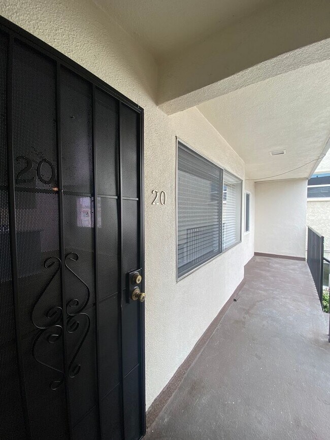 Interior Photo - p1736
