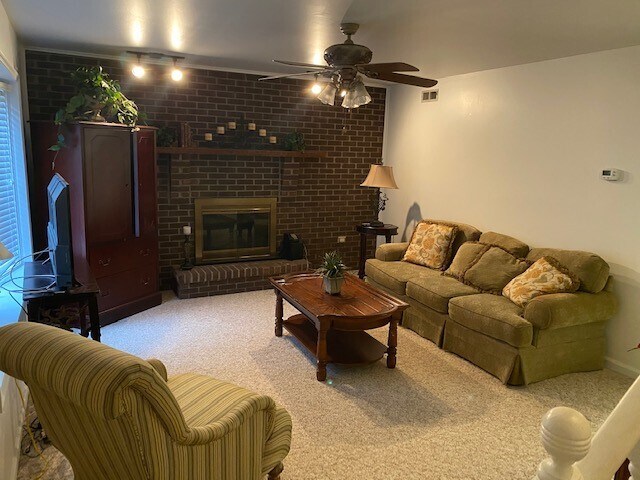 Building Photo - 328 Harolds Branch Rd