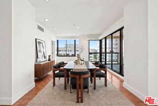 Building Photo - 10724 Wilshire Blvd