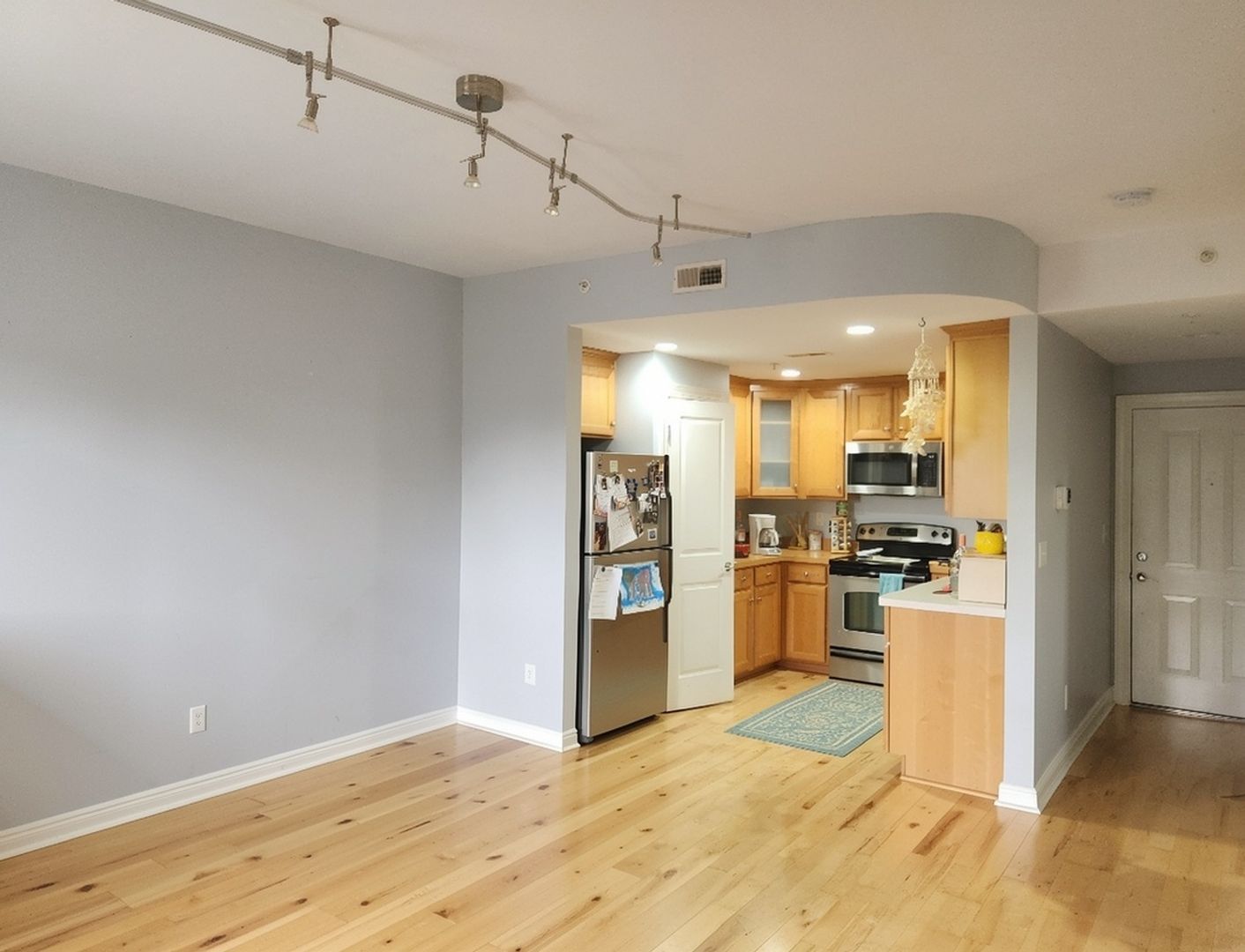 Building Photo - 2411 Brownsboro Rd