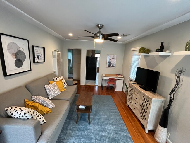 Primary Photo - 438 Fir St