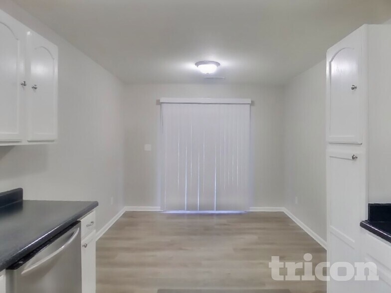 Building Photo - 15436 Dusty Trail