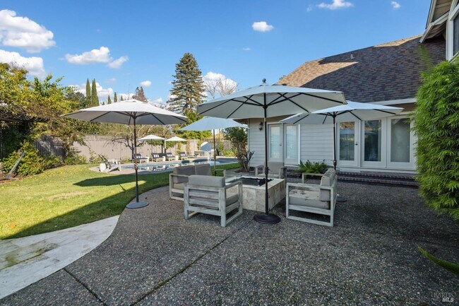 Building Photo - 470 Eastin Dr