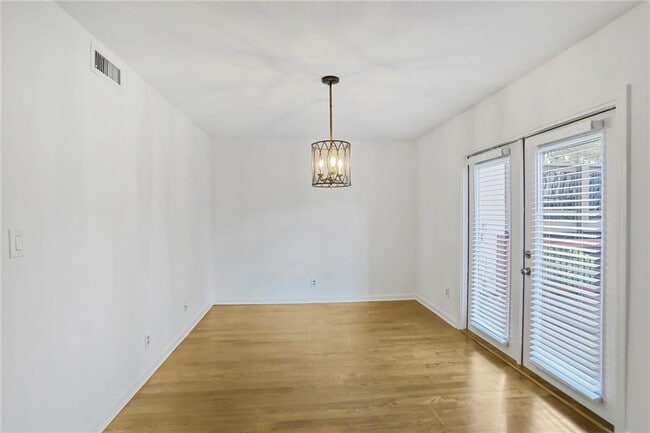 Building Photo - 3036 Vinings Ferry Dr SE