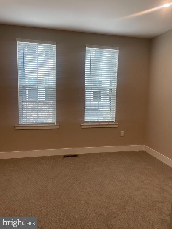 Building Photo - 2106 Donatello Dr