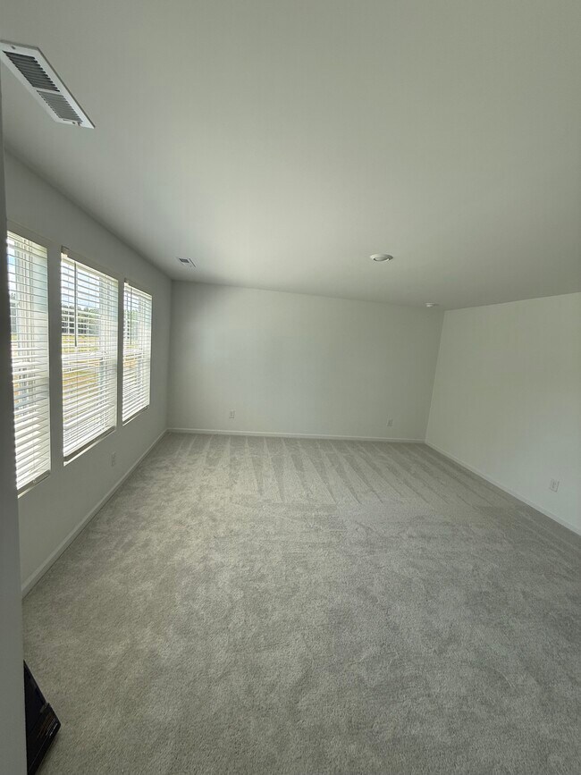 Building Photo - 133 S Finley Lndg Pkwy