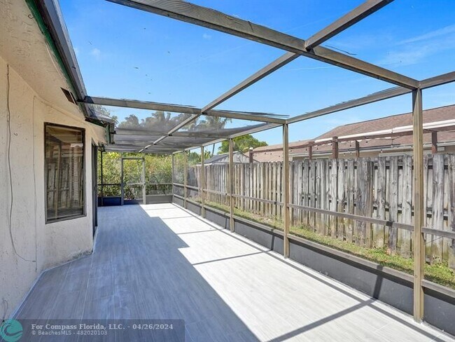 Building Photo - 3216 NW 105th Ave