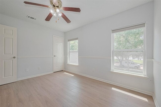 Building Photo - 3131 Double Lake Dr