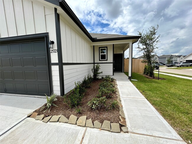 Building Photo - 25323 Merino Ct