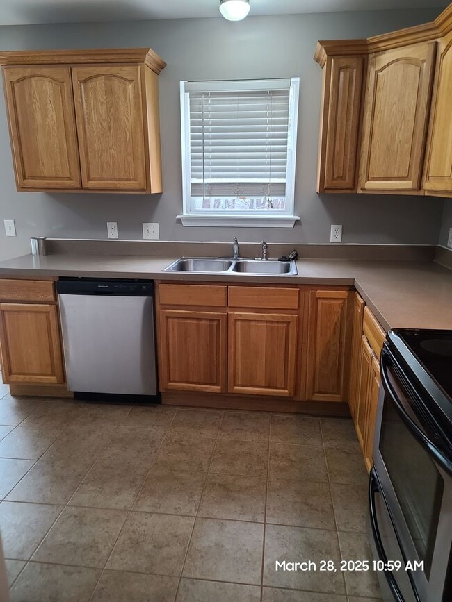 Building Photo - 3 Bedroom Townhome for Rent in Waynesboro