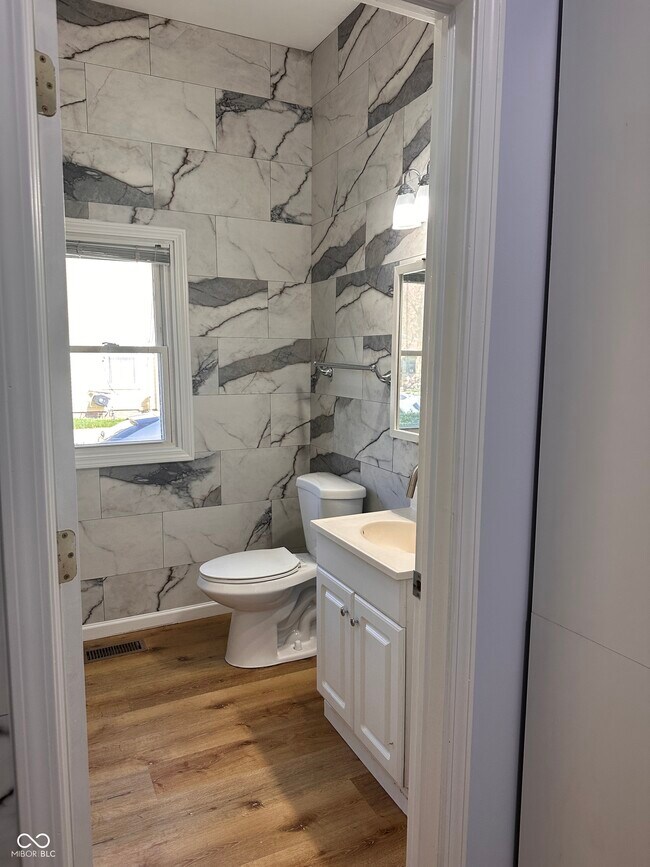 Building Photo - 297 N 9th St