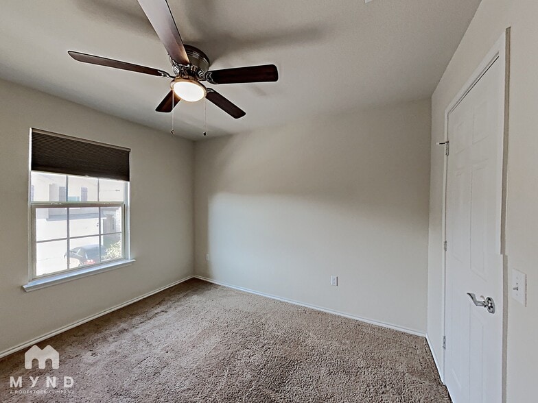 Building Photo - 9307 Tanager Way