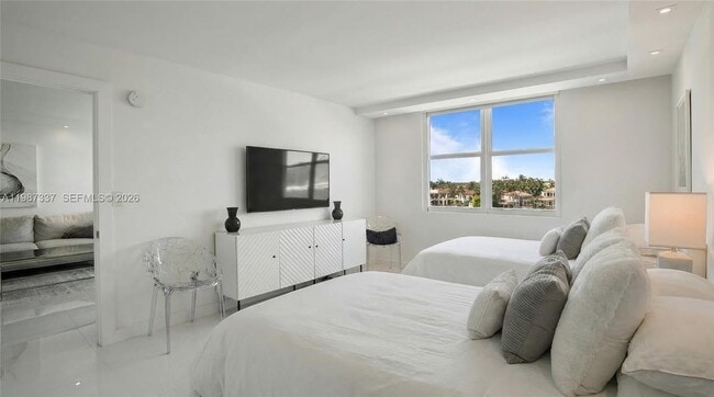 Building Photo - 6770 Indian Creek Dr