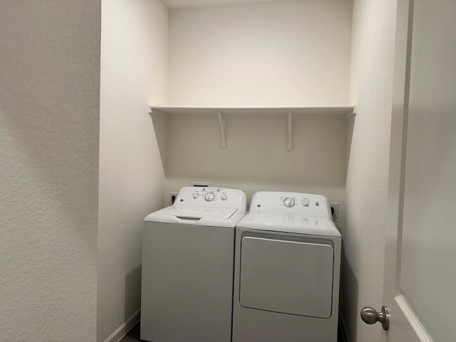 Building Photo - 4423 Marigold Dr