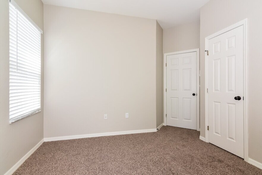 Building Photo - 3677 Sandhill Crane Dr