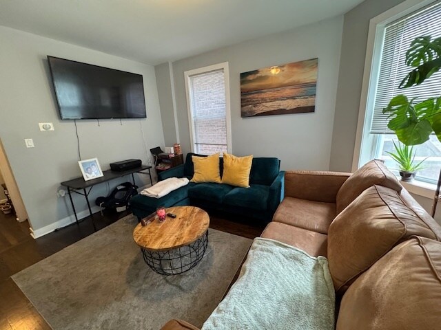 Building Photo - 1431 N Springfield Ave