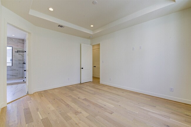 Building Photo - 1803 Dunlavy St