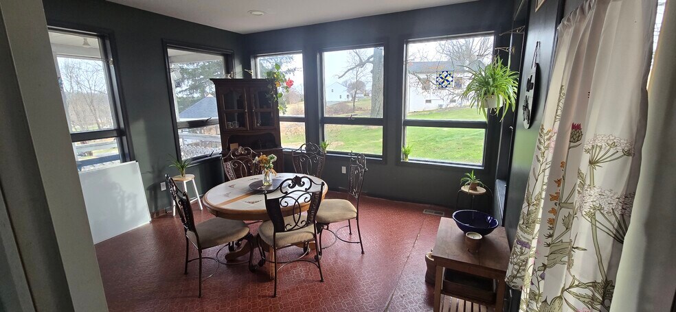 Community space - sun room - 2655 Allentown Rd