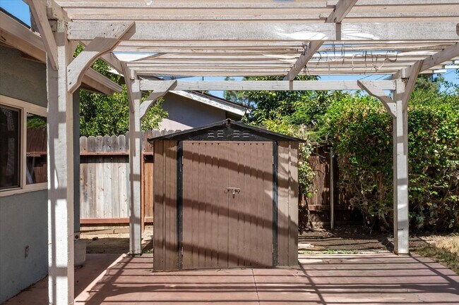 Building Photo - 8846 Laramie Ave