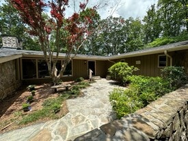 Building Photo - 66 Whispering Pines Dr