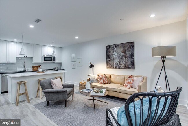 Building Photo - 22 Bryant St NW