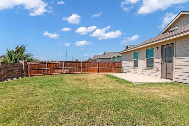 Building Photo - 209 Wishbone Ln