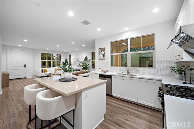 Building Photo - 111 Henson