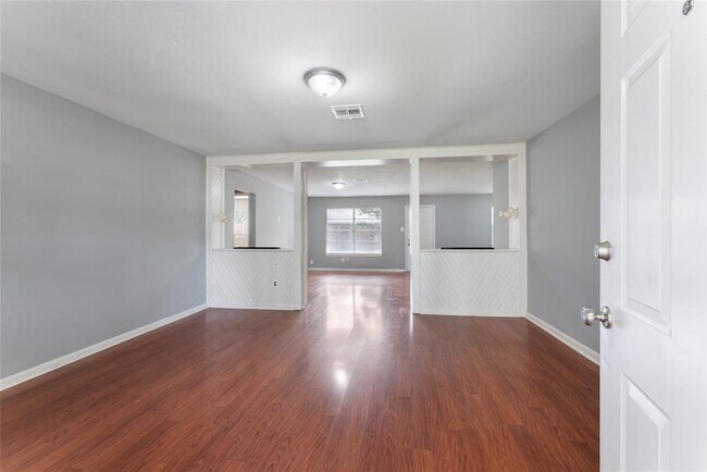 Building Photo - 29410 Sedgefield St