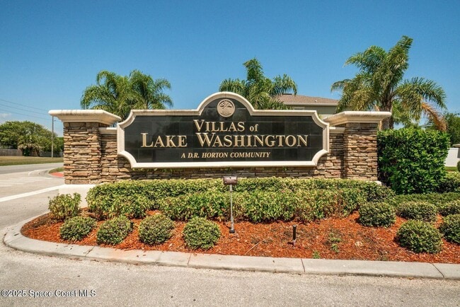 Building Photo - 2735 Revolution St