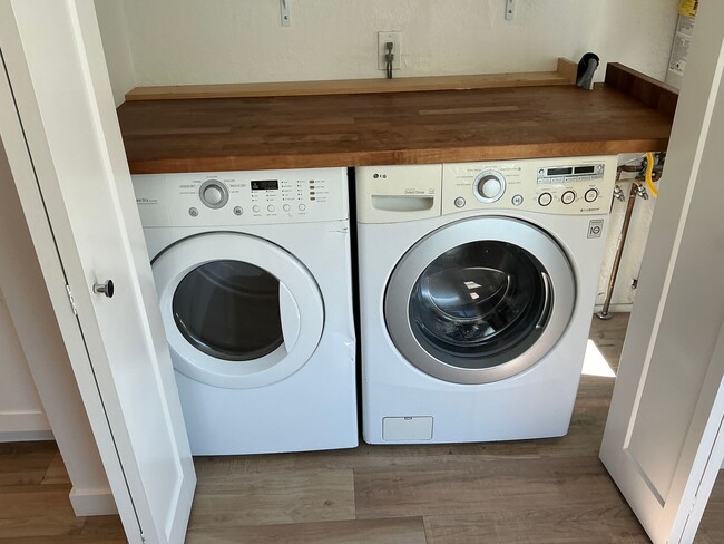Building Photo - Beautiful 4 Bedroom 2 Bath Home in Old Tow...