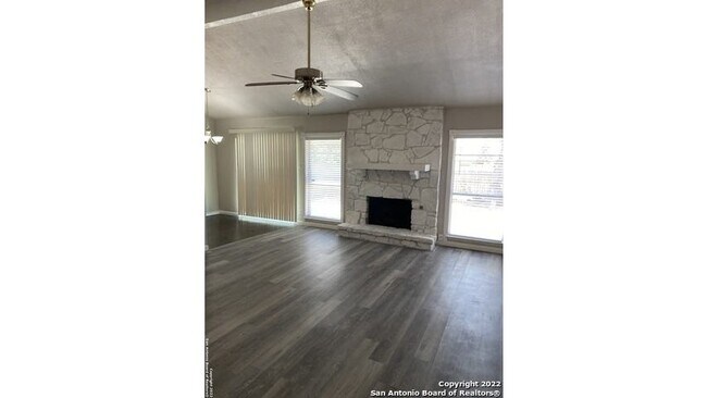Building Photo - 15043 Misty Bnd Dr