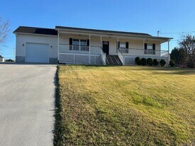 Building Photo - 230 Clover Cir