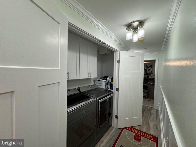 Building Photo - 8315 Bayside Rd