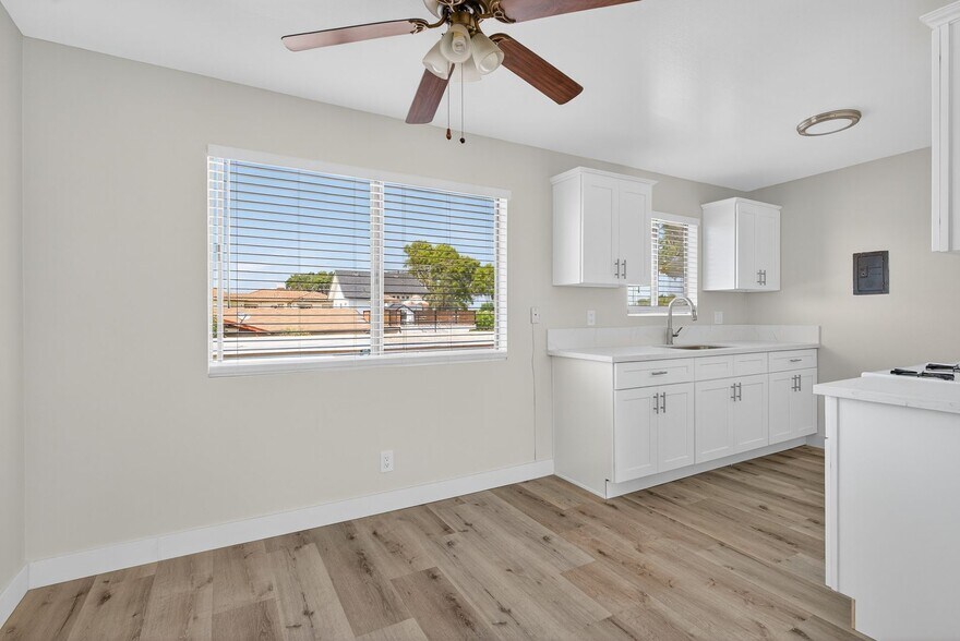 Building Photo - 8331 Lampson Ave