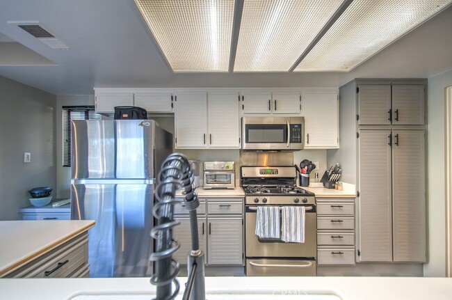 Building Photo - 27780 Inverness-