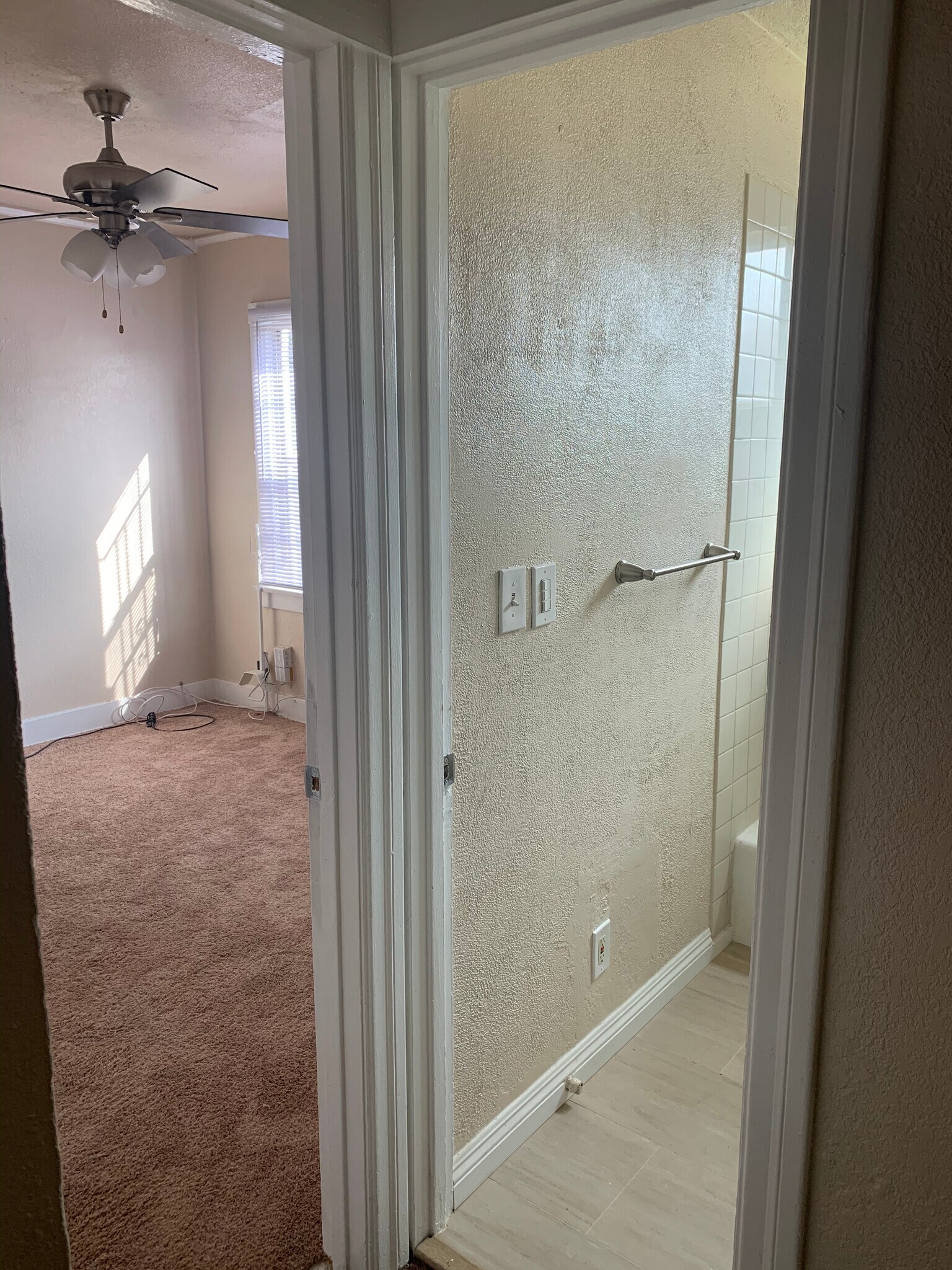 Building Photo - 342 E 84th St