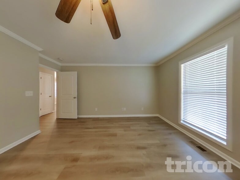 Building Photo - 191 River Ridge Dr