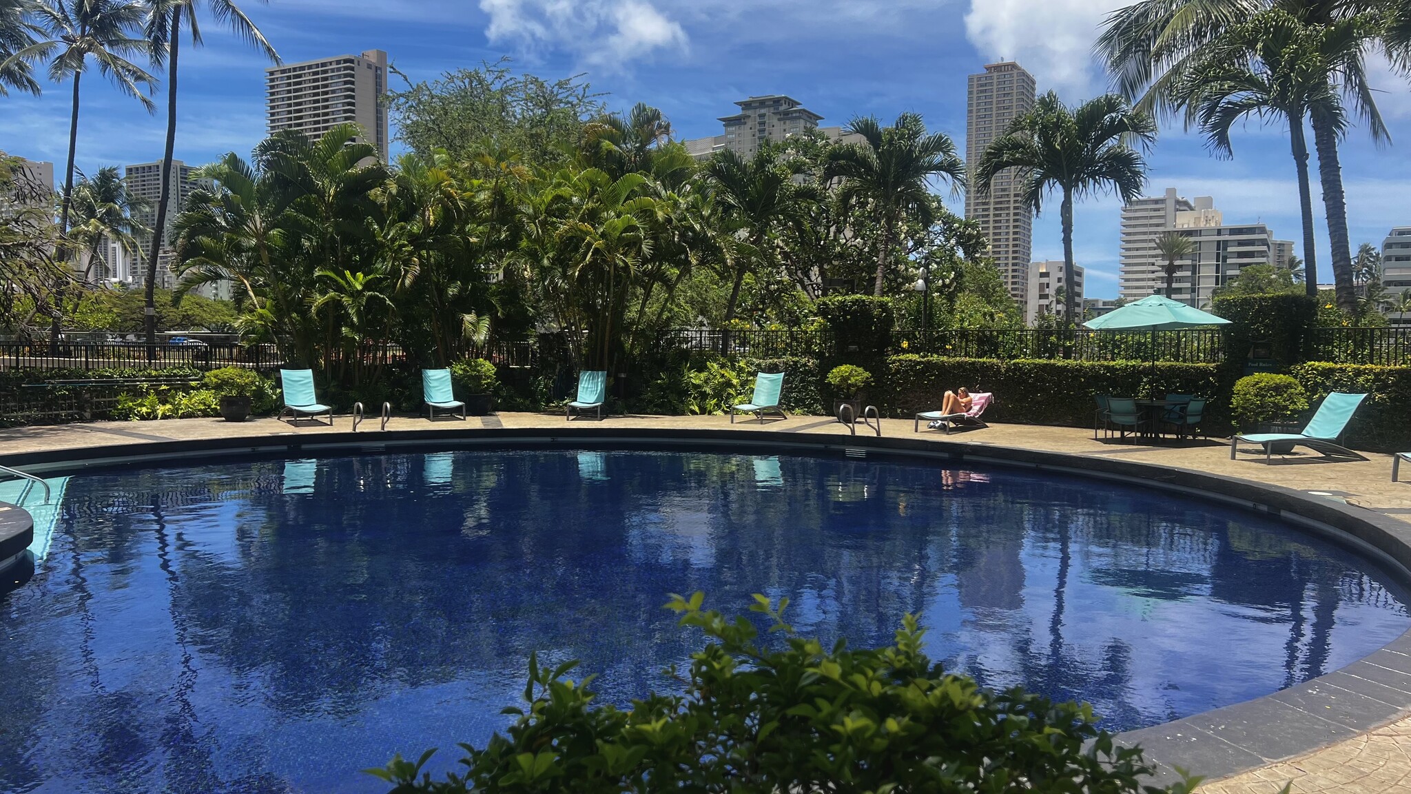 Building Photo - 2333 Kapiolani Blvd