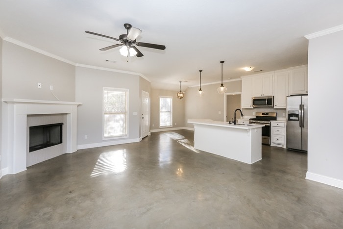 Building Photo - 104 Moss Crk