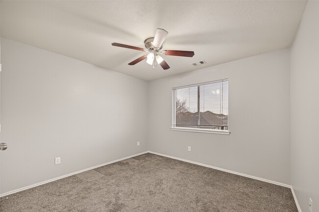 Building Photo - 10902 Clear Villa Ln