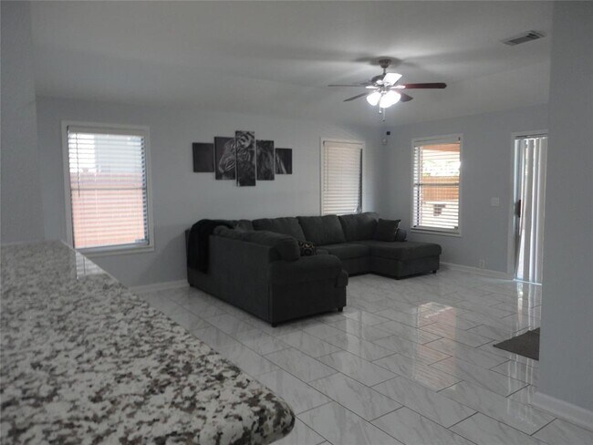 Building Photo - 4803 Russet Trail Ct