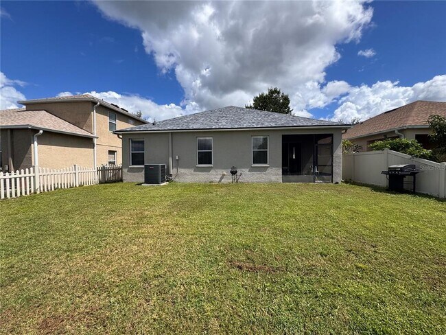 Building Photo - 3921 Stornoway Dr