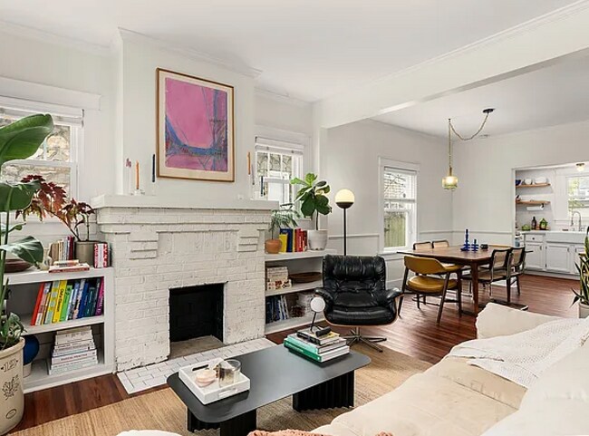 Primary Photo - 1118 Pennock Ave