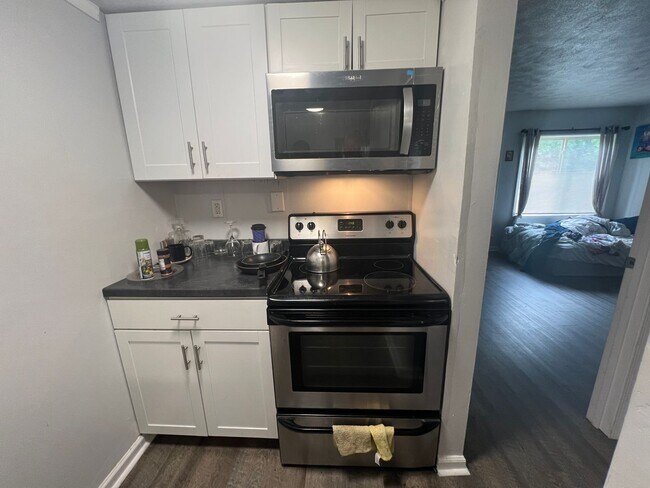 Building Photo - Gated Community Condo in Hampton