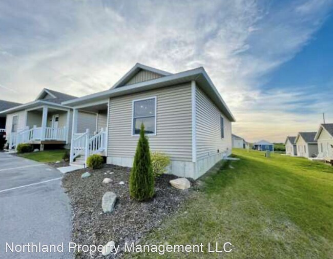 3 br, 2 bath House 1054 Cupola Place 1054 Cupola Pl Traverse City