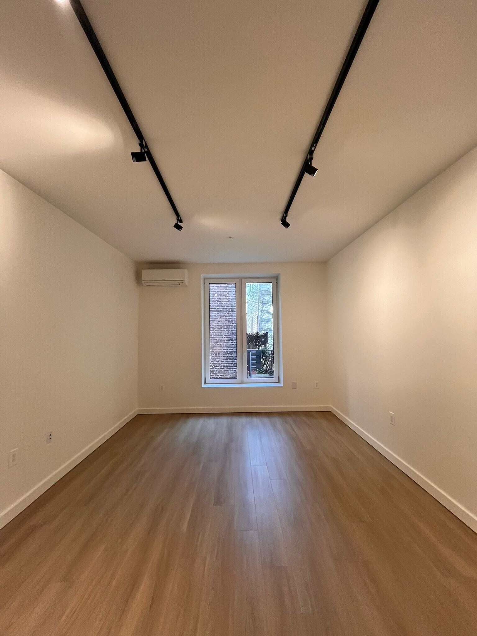 Building Photo - 329 Pacific Ave