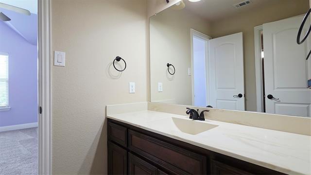 Building Photo - 12381 Summertree Dr