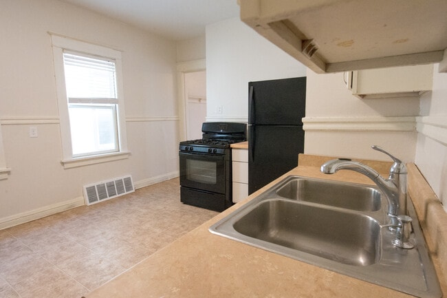 Building Photo - 3410 N Booth St