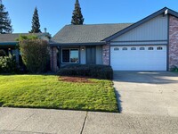 Building Photo - Charming 3 Bedroom Duplex in Fair Oaks