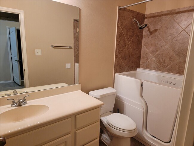 Building Photo - 5534 Stoneridge Ct